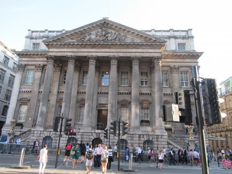 Mansion House, the official residence of the Lord Mayor of London image. Click for full size.