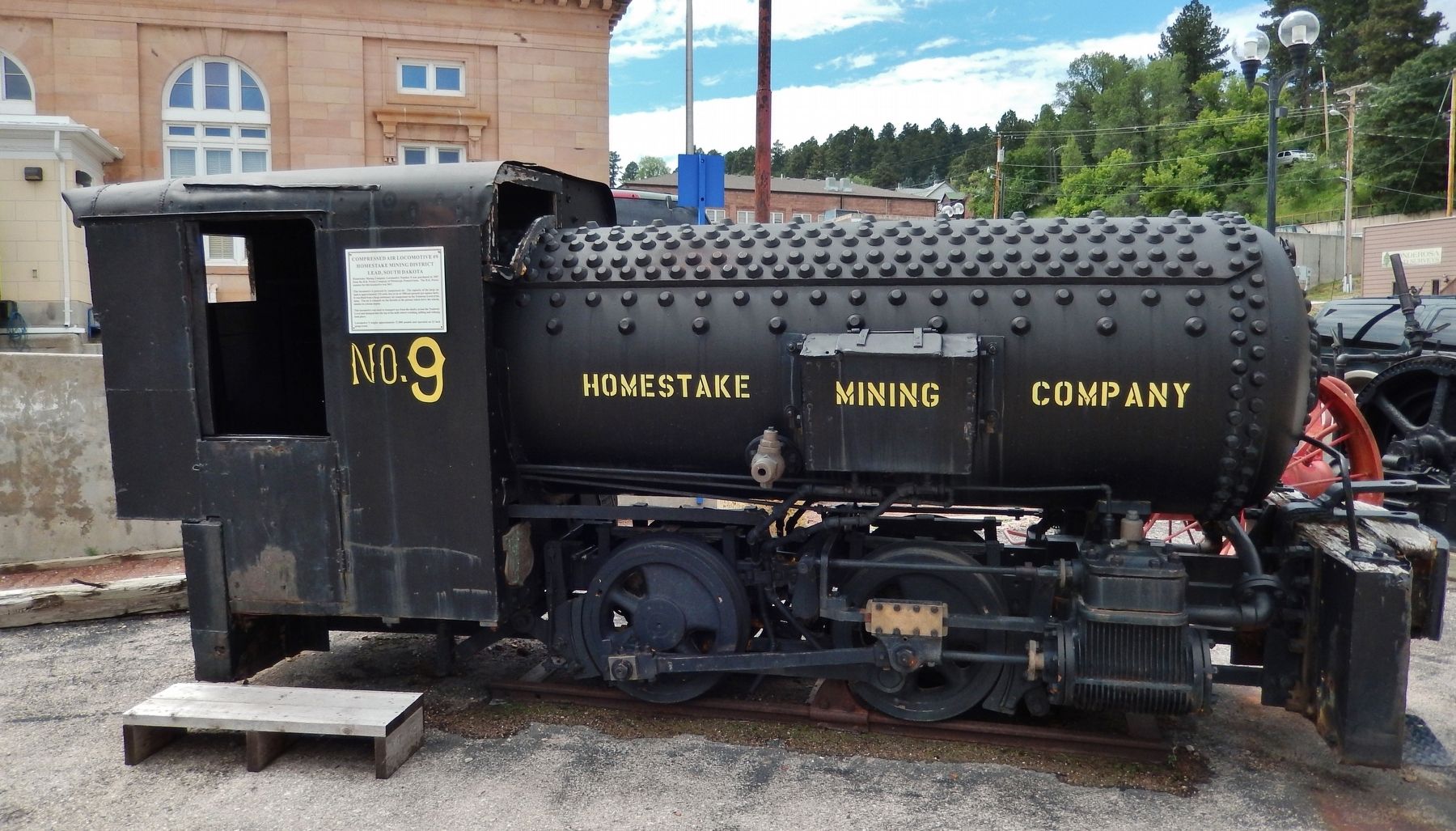 Compressed Air Locomotive #9 image. Click for full size.