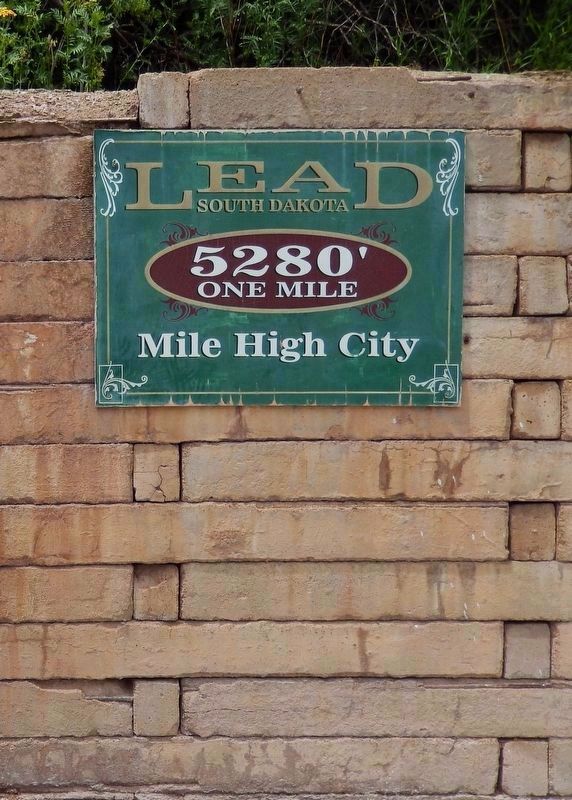 "Mile High City" Sign (<i>across Main Street from City Hall</i>) image. Click for full size.