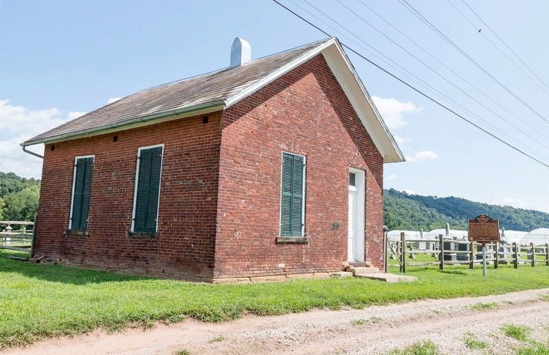 Round Bottom Schoolhouse and Marker image. Click for full size.