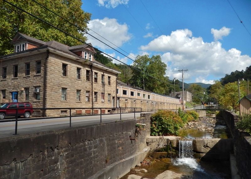 Big Looney Creek (<i>across Main Street from marker; showing sandstone walls</i>) image. Click for full size.