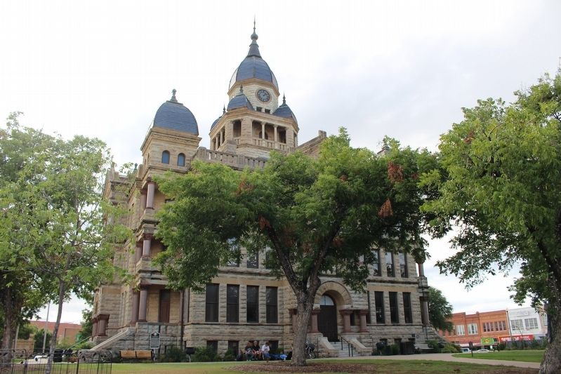 Denton County Courthouse image. Click for full size.