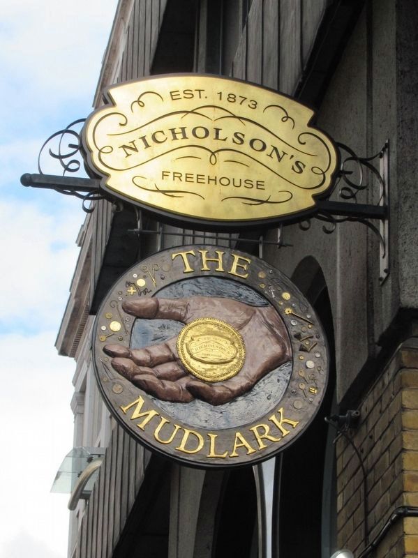 Mudlark Pub Sign image. Click for full size.
