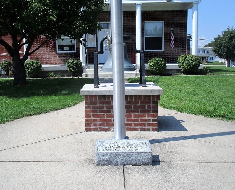 Bloomingburg Veterans Flag Pole Marker. Click for full size. Bloomingburg Veterans Flag Pole Marker image. Click for full size.