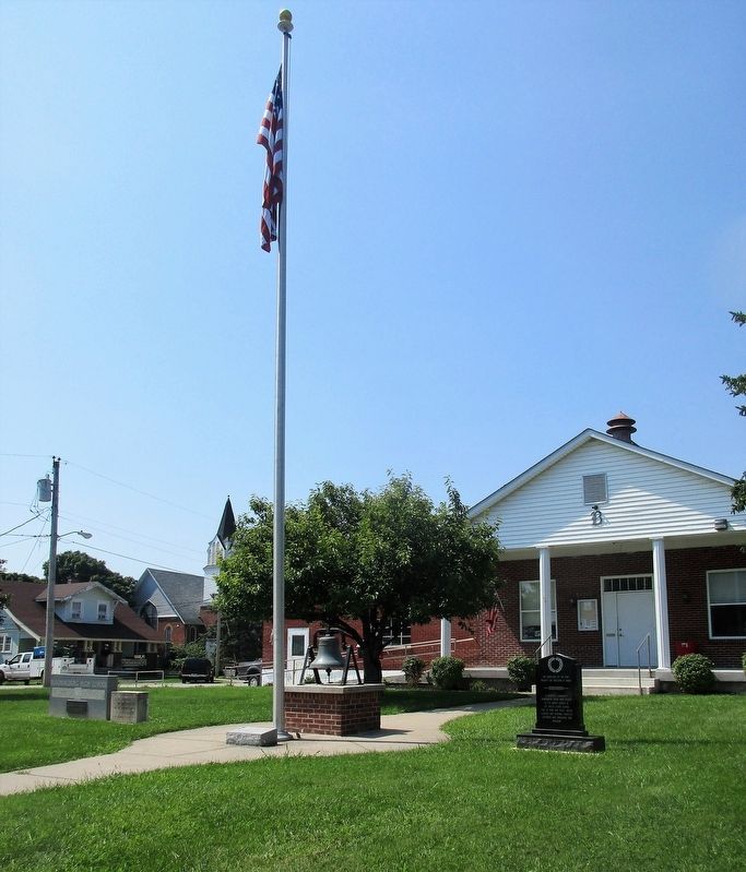 Bloomingburg Veterans Flag Pole Marker. Click for full size. Bloomingburg Veterans Flag Pole Marker image. Click for full size.