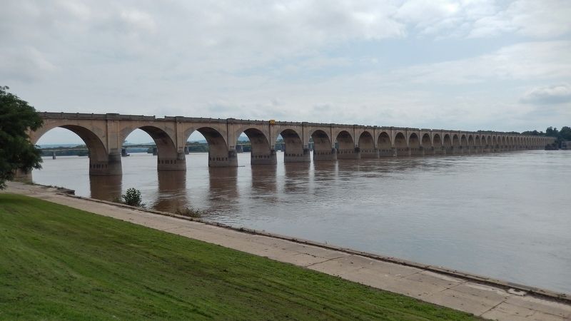 Old Railroad Bridge & Susquehanna River (<i>looking south from Harris' Ferry site</i>) image. Click for full size.