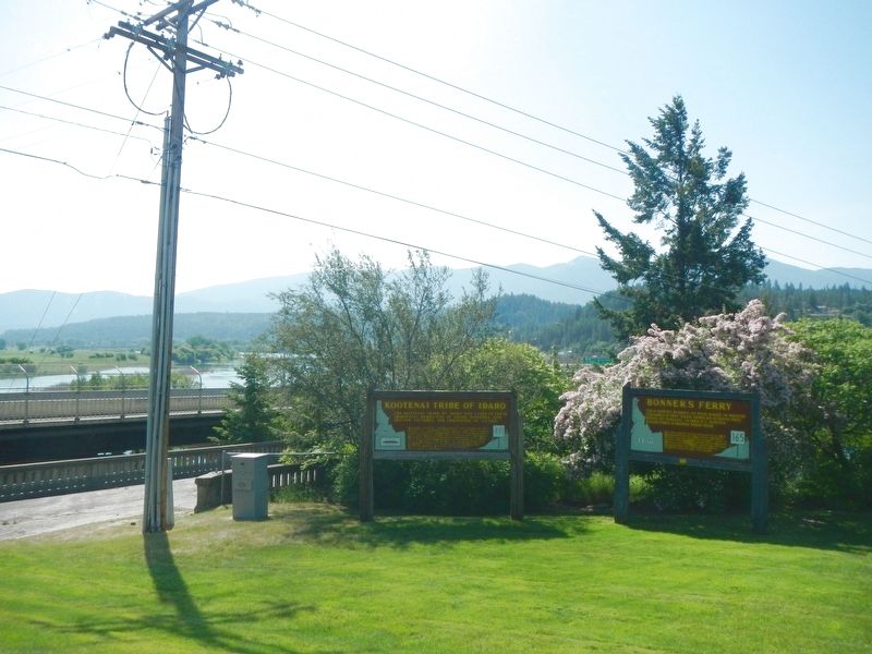 Bonner's Ferry Marker, on right. Click for full size. Bonner's Ferry Marker, on right image. Click for full size.