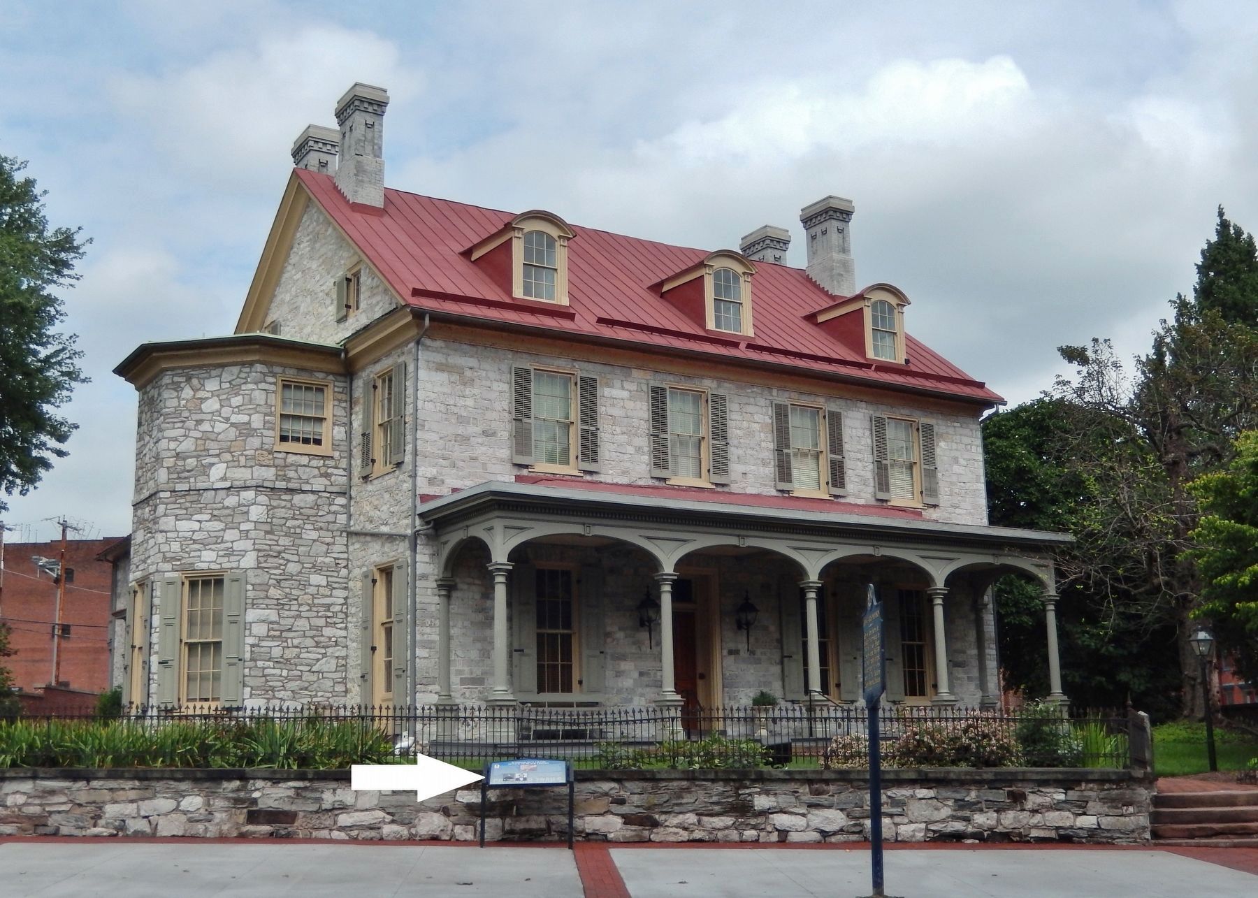 John Harris/Simon Cameron Mansion (<i>wide view; marker located on sidewalk</i>) image. Click for full size.