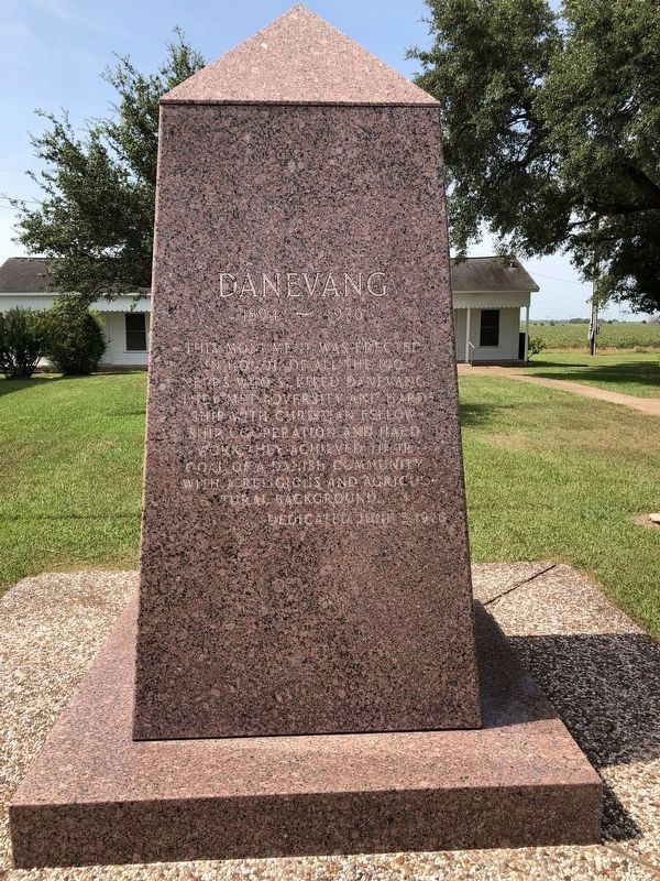 Danevang Pioneer Monument Front image. Click for full size.