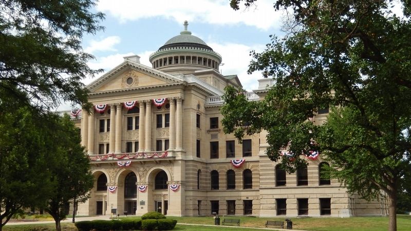 Lucas County Courthouse (<i>southeast corner view</i>). Click for full size. Lucas County Courthouse (<i>southeast corner view</i>) image. Click for full size.