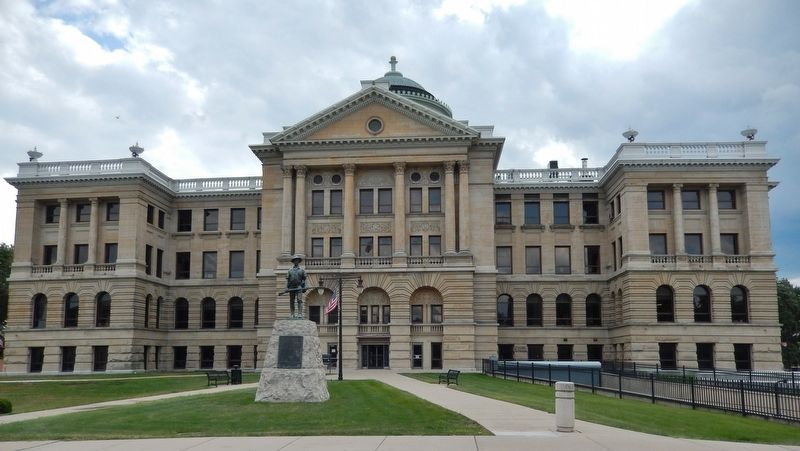Lucas County Courthouse (<i>north side / Jackson Street view; marker & memorial in center</i>) image. Click for full size.
