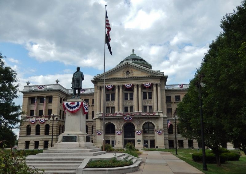 William McKinley Monument (<i>wide view; Lucas County Courthouse in background</i>) image. Click for full size.