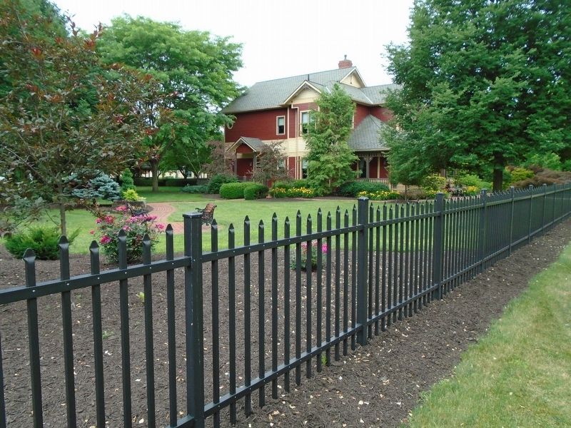Victorian House and Grounds image. Click for full size.