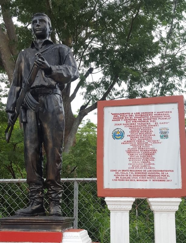 Monumento a los Excombatientes Marker. Click for full size. Monumento a los Excombatientes Marker image. Click for full size.