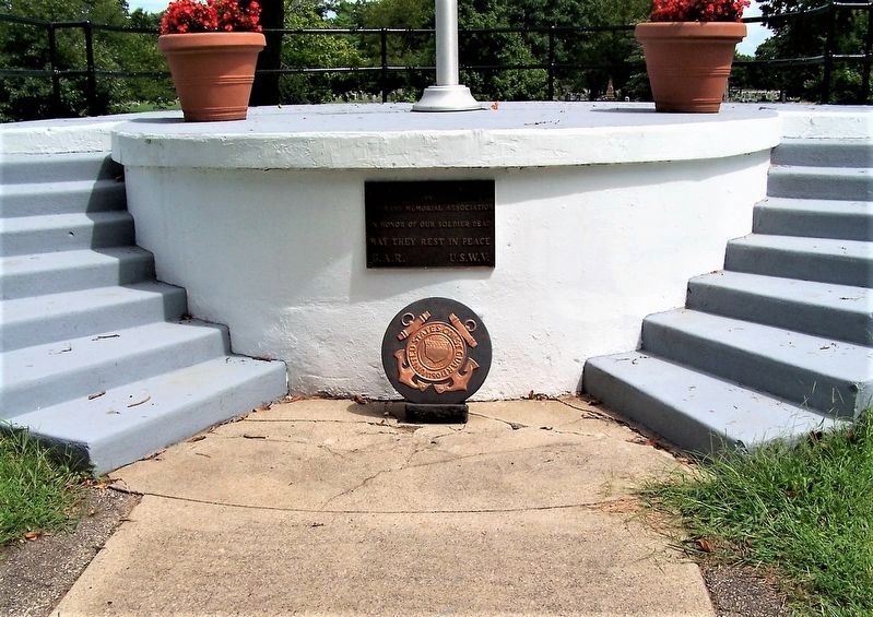 Hamilton Civil War Memorial image. Click for full size.