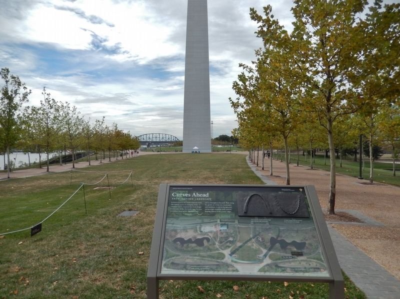 Curves Ahead Marker (<i>wide view; Gateway Arch, edge-on, in background</i>) image. Click for full size.