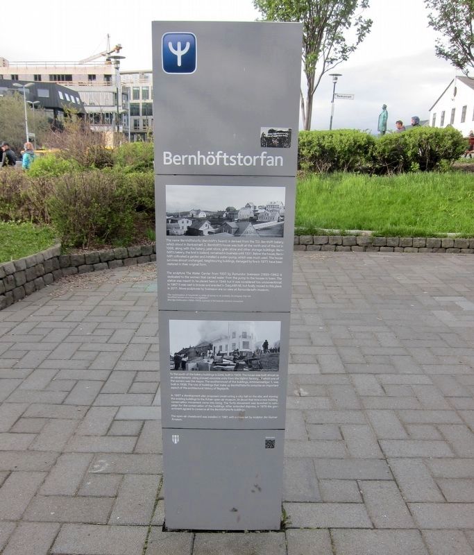 Bernhöftstorfan Marker - English Side. Click for full size. Bernhöftstorfan Marker - English Side image. Click for full size.