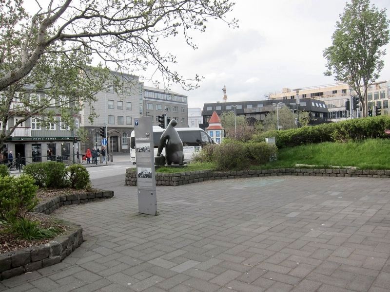 Bernhöftstorfan Marker - wide view. Click for full size. Bernhöftstorfan Marker - wide view image. Click for full size.