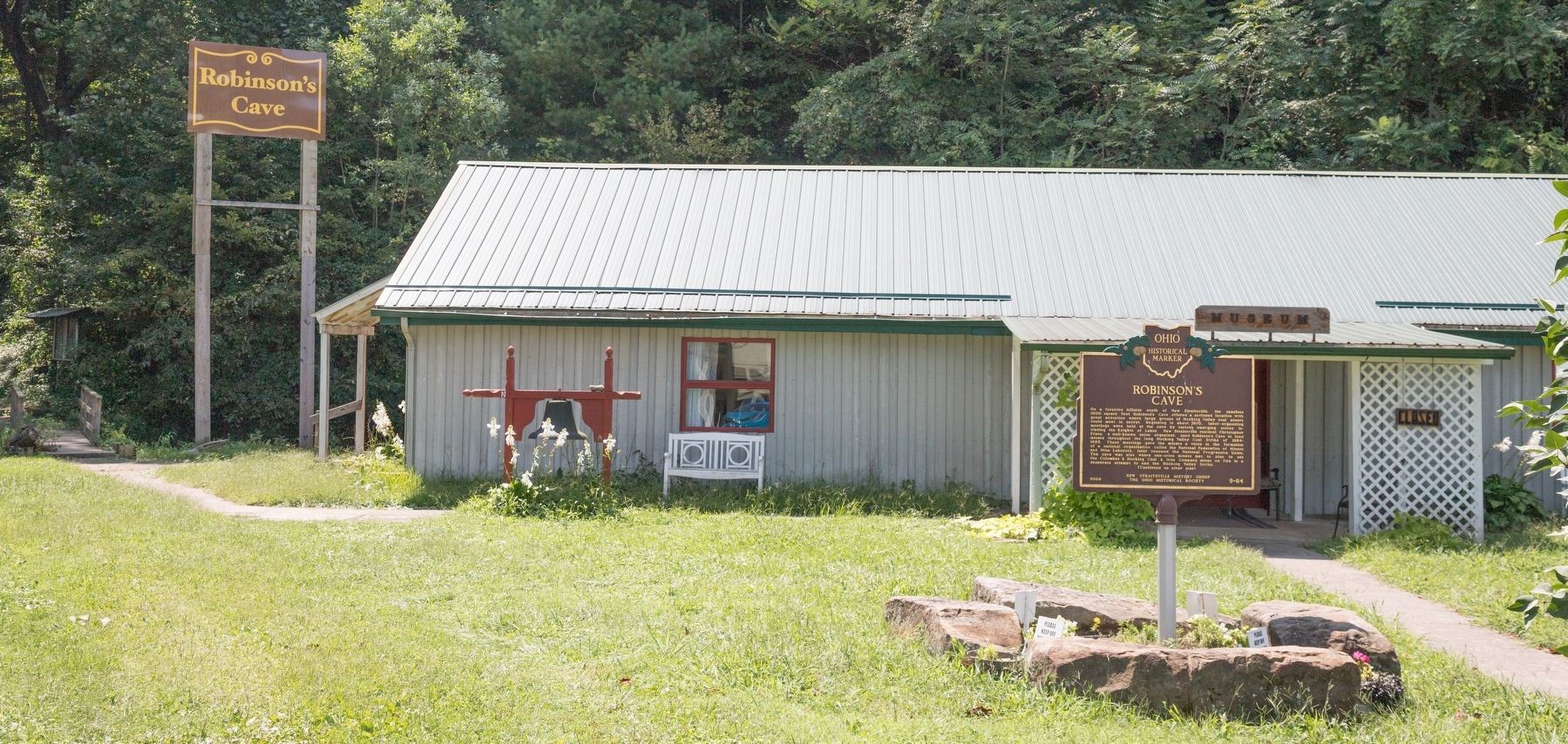 Robinson�s Cave Museum and Marker image. Click for full size.