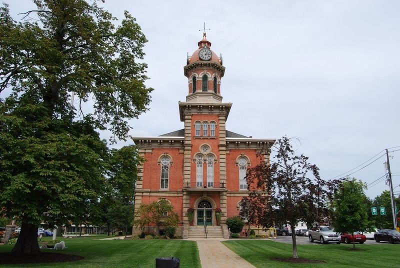 Geauga County Courthouse image. Click for full size.