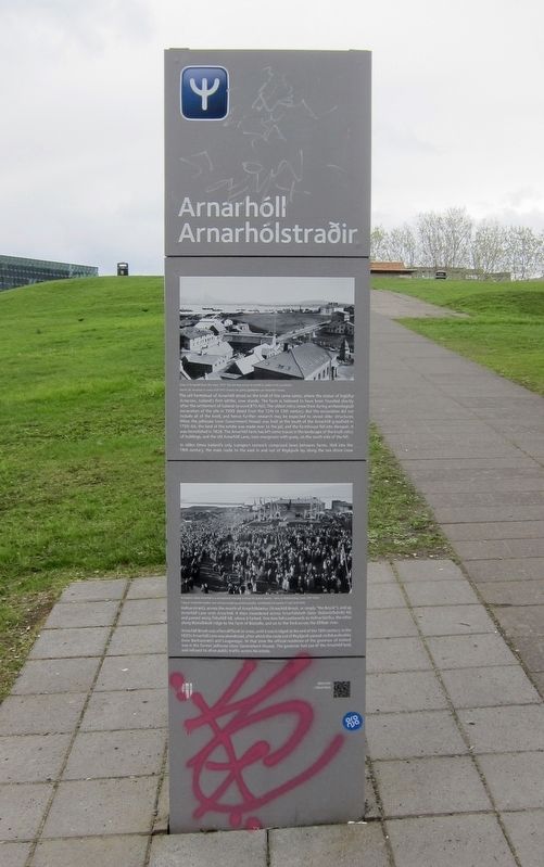 Arnarhóll Arnarhólstraðir Marker - English Side image. Click for full size.
