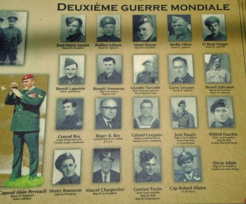 WWII Service Members on Disraeli se souvient Marker. Click for full size. WWII Service Members on Disraeli se souvient Marker image. Click for full size.