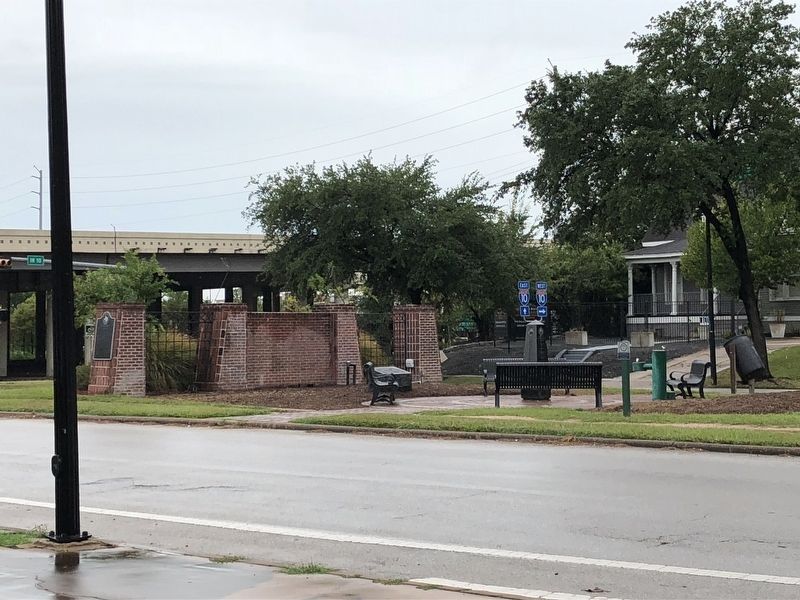 Houston Heights Marker. Click for full size. Houston Heights Marker image. Click for full size.