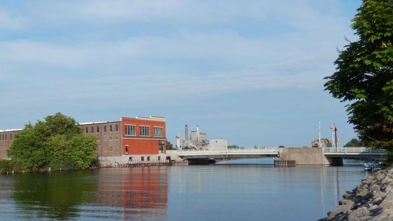 West side of Second Avenue Bridge. Click for full size. West side of Second Avenue Bridge image. Click for full size.