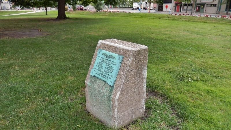Spanish American War Tree Memorial (<i>wide view; tree is missing</i>). Click for full size. Spanish American War Tree Memorial (<i>wide view; tree is missing</i>) image. Click for full size.