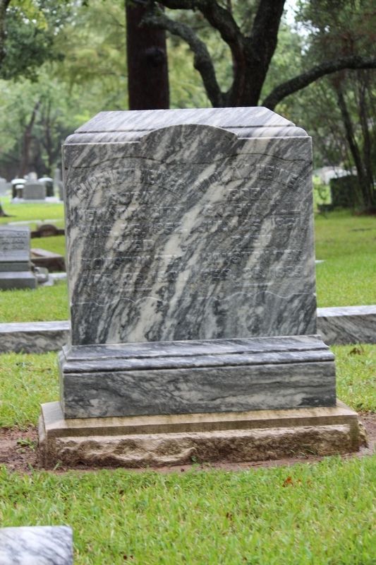 Eugene Thomas Heiner Grave Marker image. Click for full size.