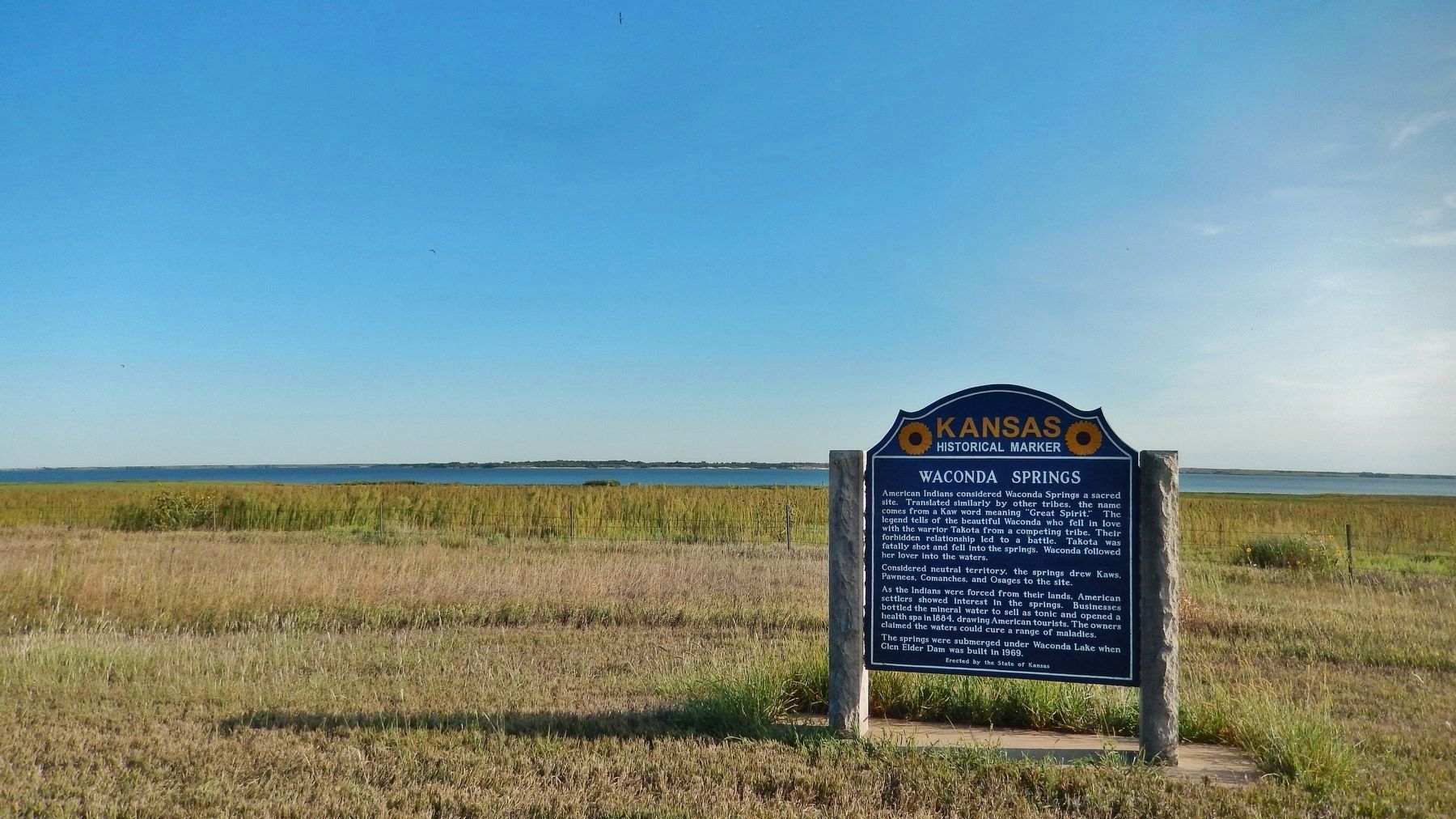 Waconda Springs Marker (<i>wide view from pull-out; Lake Waconda in the background</i>) image. Click for full size.