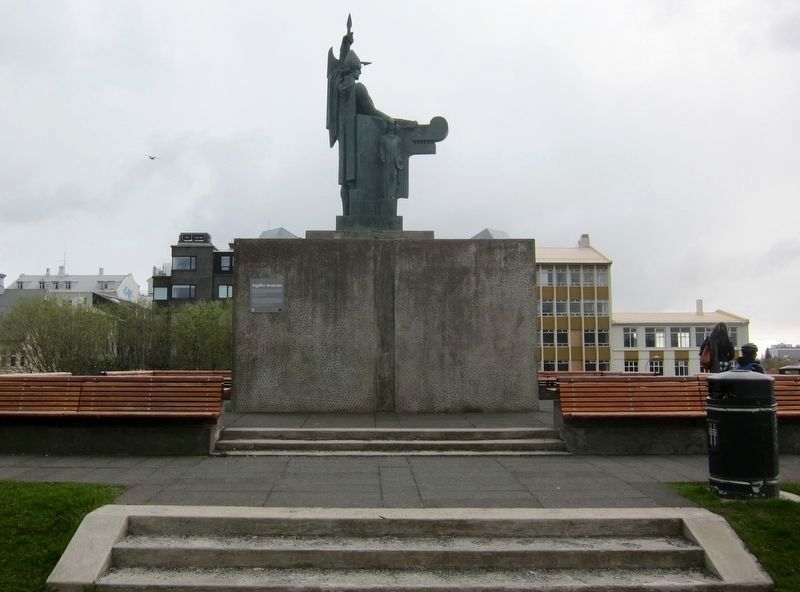 Inglfur Arnarson Statue and Marker image. Click for full size.