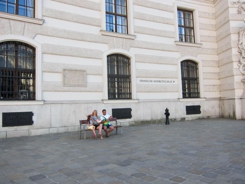 Das alte Burgtheater / The Old Court Theater Marker - wide view image. Click for full size.
