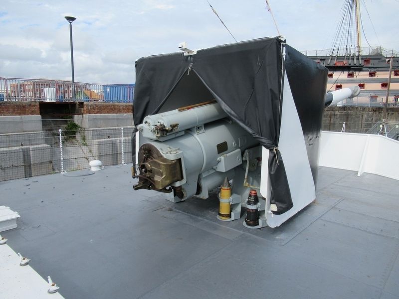 HMS M.33's Forward 6-inch Gun image. Click for full size.
