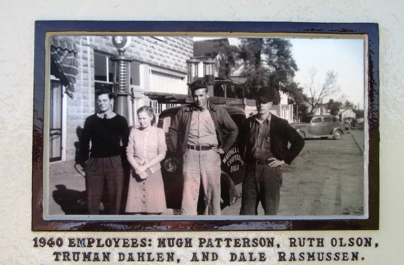 Close up of photo on side 1. Click for full size. Close up of photo on side 1 image. Click for full size.