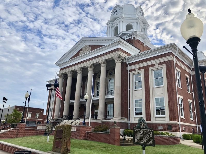 Forrest Reconnoitered Marker at the Muhlenberg County Courthouse.. Click for full size. Forrest Reconnoitered Marker at the Muhlenberg County Courthouse. image. Click for full size.