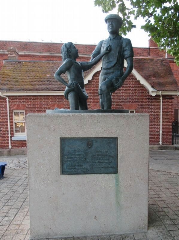 Mudlarks Statue. Click for full size. Mudlarks Statue image. Click for full size.