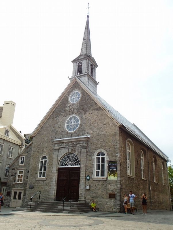 L'�glise Notre-Dame-des-Victoires Church image. Click for full size.
