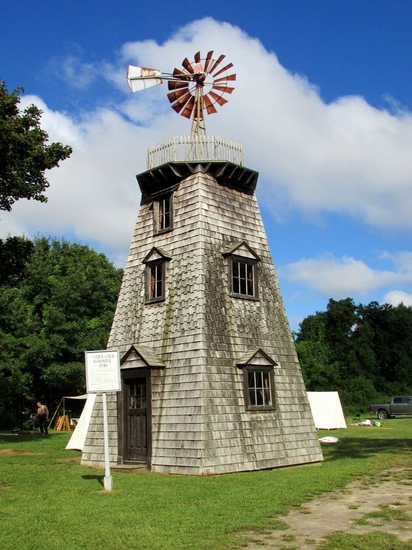 American Farm Windmill image. Click for full size.