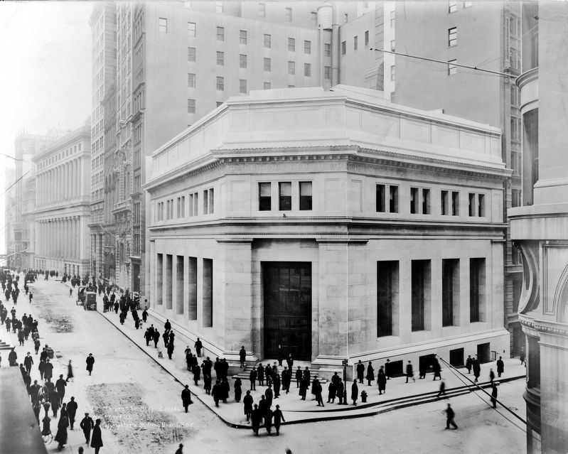 J. P. Morgan & Company Building, Wall & Broad Streets c. 1914 by Irving Underhill image. Click for full size.