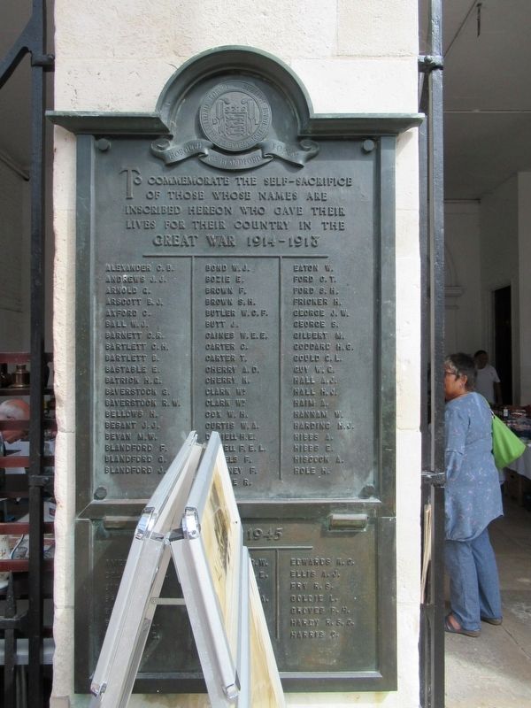 Blandford Forum War Memorial image. Click for full size.