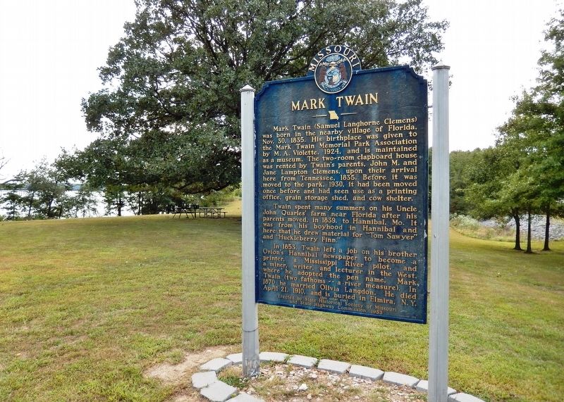 Mark Twain Marker (<i>side 1; wide view</i>) image. Click for full size.