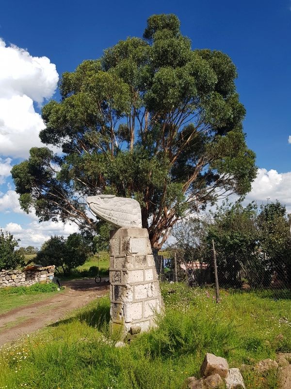 A 'Cabeza de Águila' near the "Blessed Tree" Marker image. Click for full size.