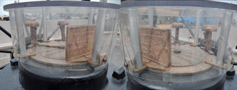 Emergency Steering Wheel (<i>unidentified apparatus on top of steering wheel</i>). Click for full size. Emergency Steering Wheel (<i>unidentified apparatus on top of steering wheel</i>) image. Click for full size.