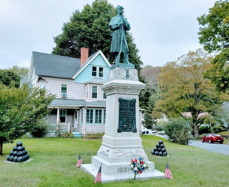 Putnam Civil War Statue image. Click for full size.
