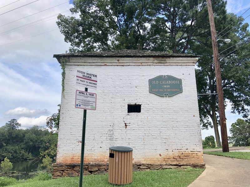 High Water Mark Marker next to the Old Calaboose Jail (First jail in Wetumpka). image. Click for full size.