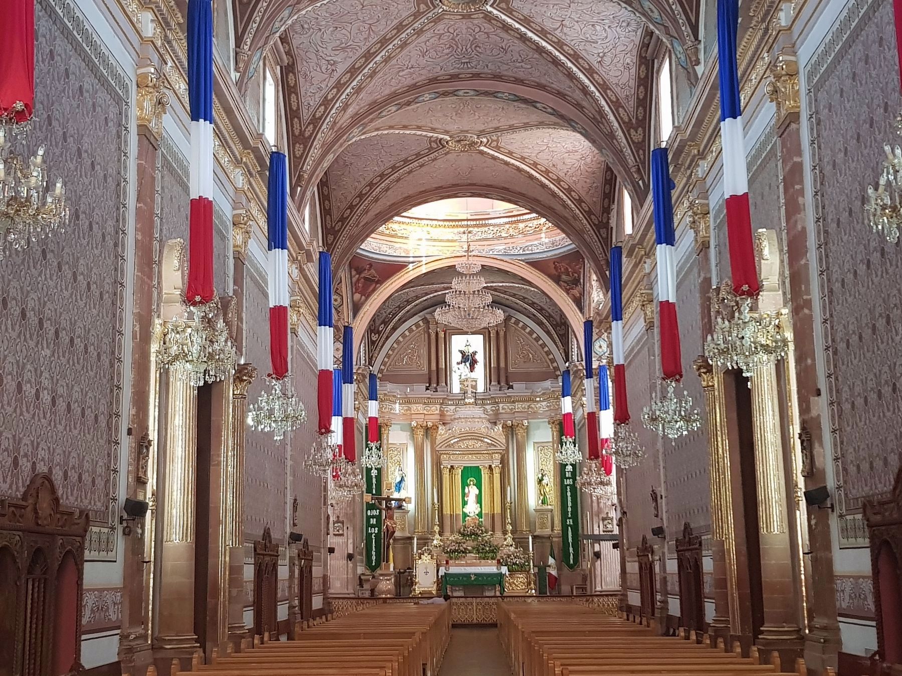 An interior view of the Parish Church of San Luis Rey image. Click for full size.