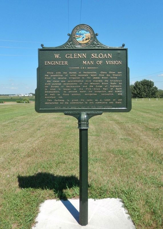 W. Glenn Sloan Marker (<i>tall view</i>) image. Click for full size.