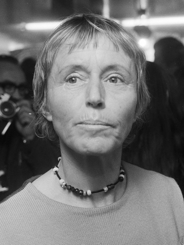 Beate Uhse in Amsterdam. Click for full size. Beate Uhse in Amsterdam image. Click for full size.