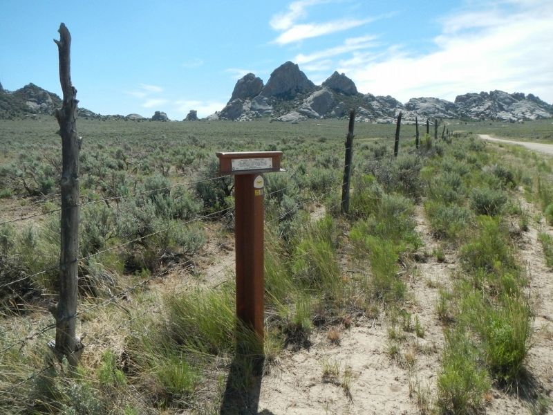 Pinnacle Pass and California Trail -- Pinnacle Pass Marker image. Click for full size.